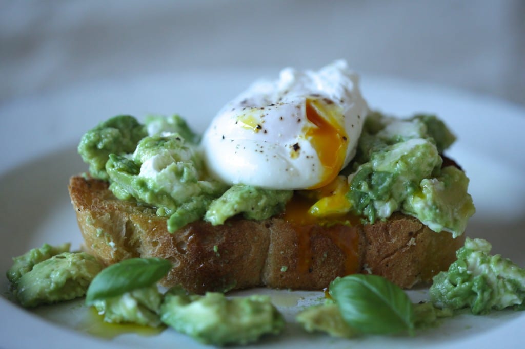 poached eggs with avocado